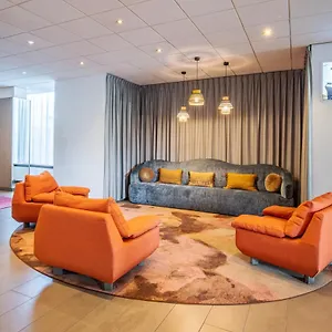 Crowne Plaza By Ihg Hotell
